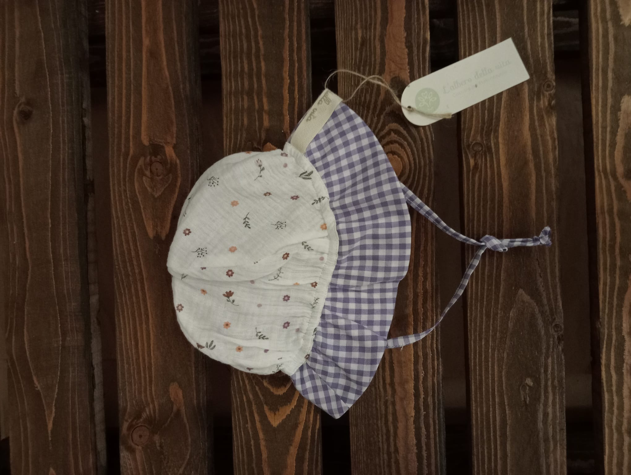 Cappello reversibile sbuffo mussola-vichy