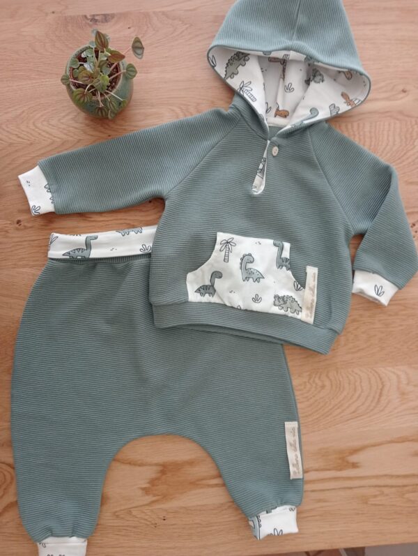 Completo due pezzi bambino pantalone cavallo sceso e felpa cappuccio