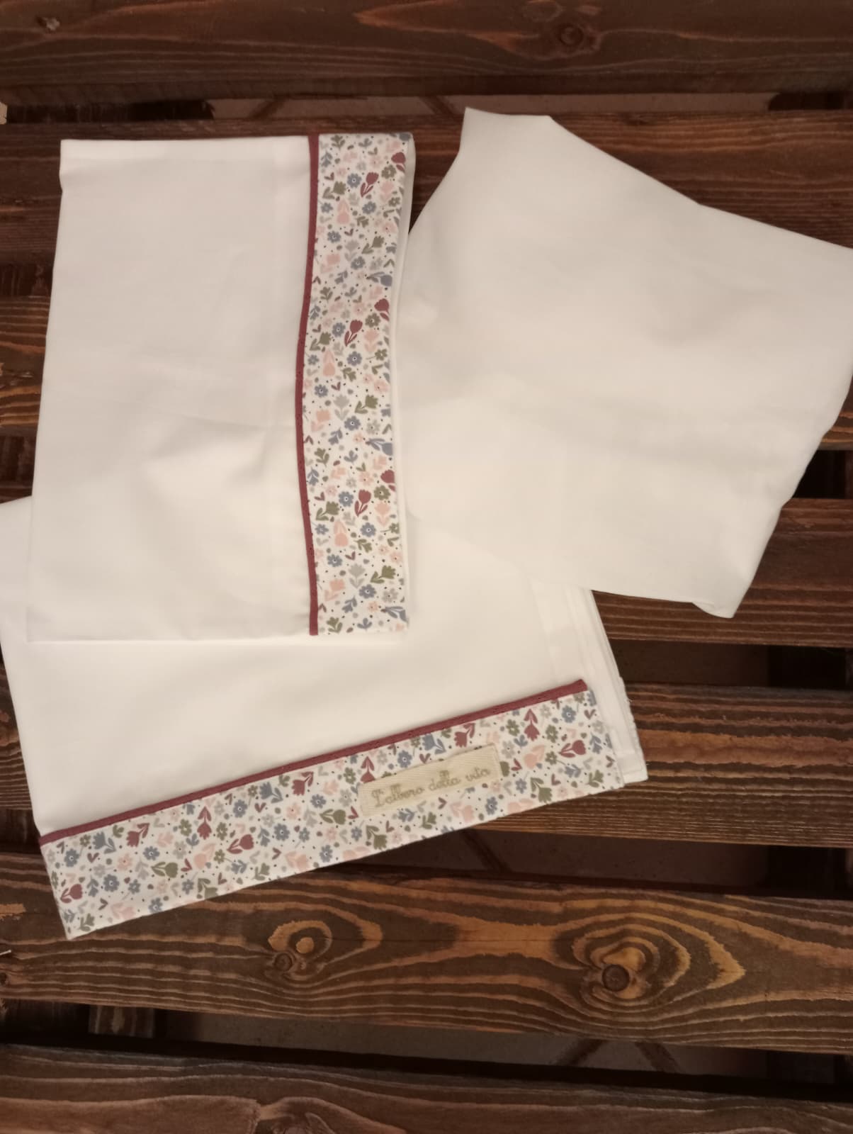 Lenzuolino cotone con fascia fantasia e piping